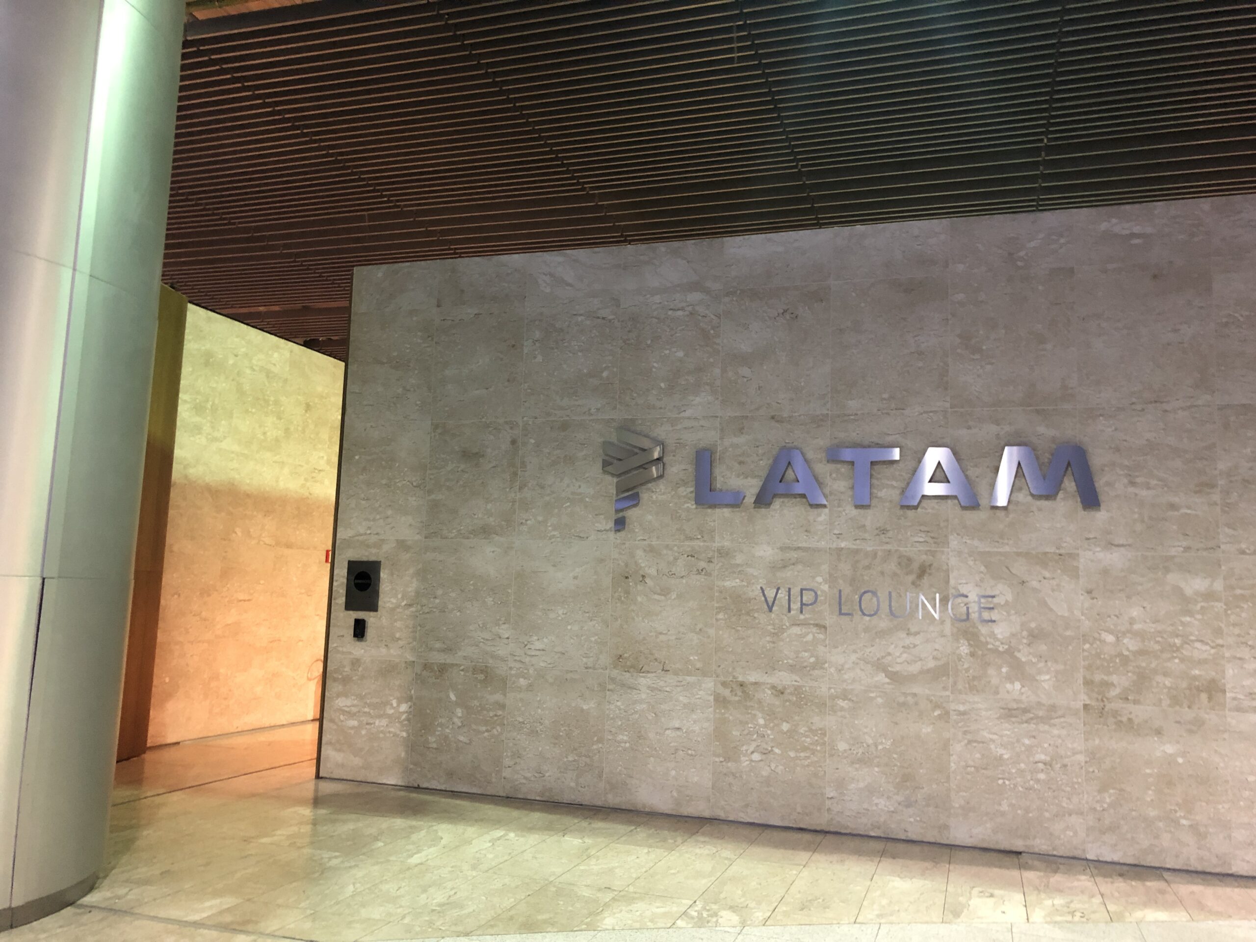 Entrada Sala VIP LATAM